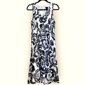NWT Ann Taylor V Neck Floral Sleeveless Dress hi-low navy/white